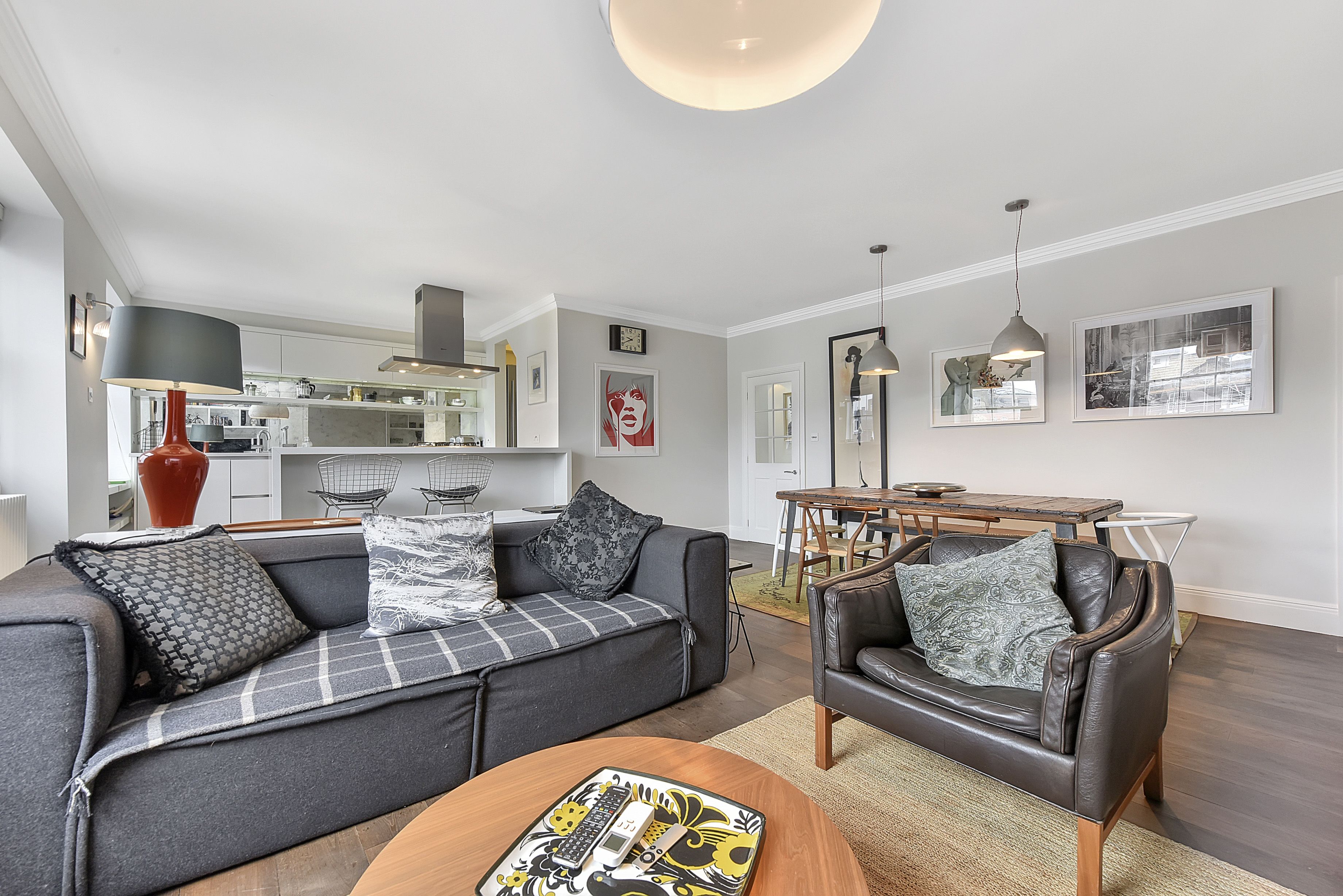 City Apartment, 2 Bedrooms | Living area | Flat-screen TV, fireplace