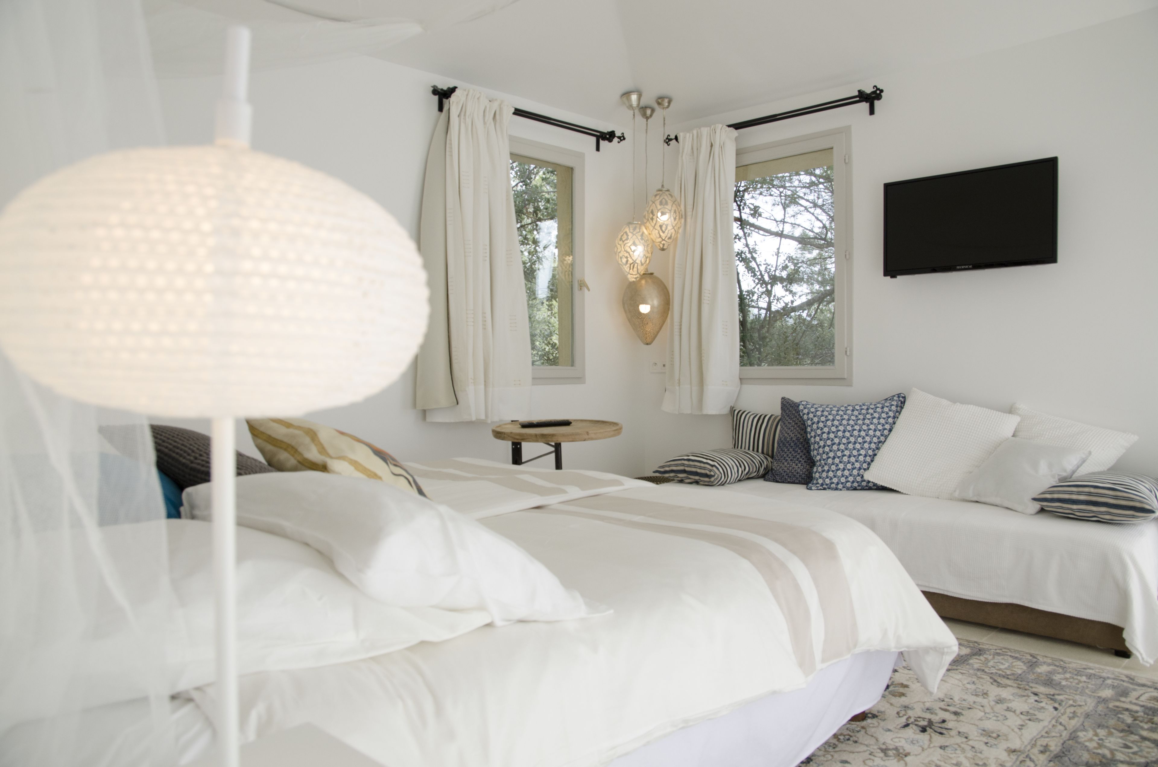 House, Poolside | Premium bedding, in-room safe, desk, soundproofing