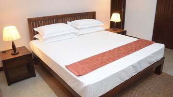 Deluxe Villa, 1 Bedroom, Private Bathroom, Partial Ocean View | 1 bedroom, premium bedding, in-room safe, desk