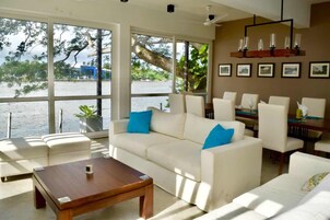 Sala de estar en el lobby