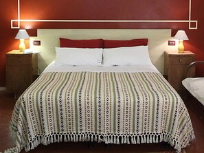 Deluxe Double Room | 1 bedroom, desk, blackout curtains, free WiFi - Le Muse B&B (Locri)