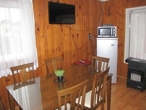 Standard Cabin, 3 Bedrooms | In-room dining
