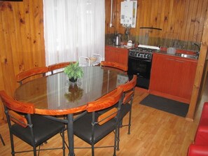 Standard Cabin, 3 Bedrooms | In-room dining