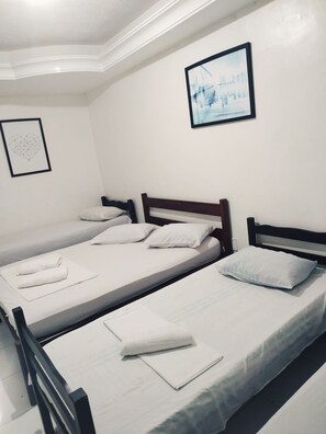 Economico com Ventilador | Free WiFi - Pousada Familiar 25 De Março (Fortaleza)