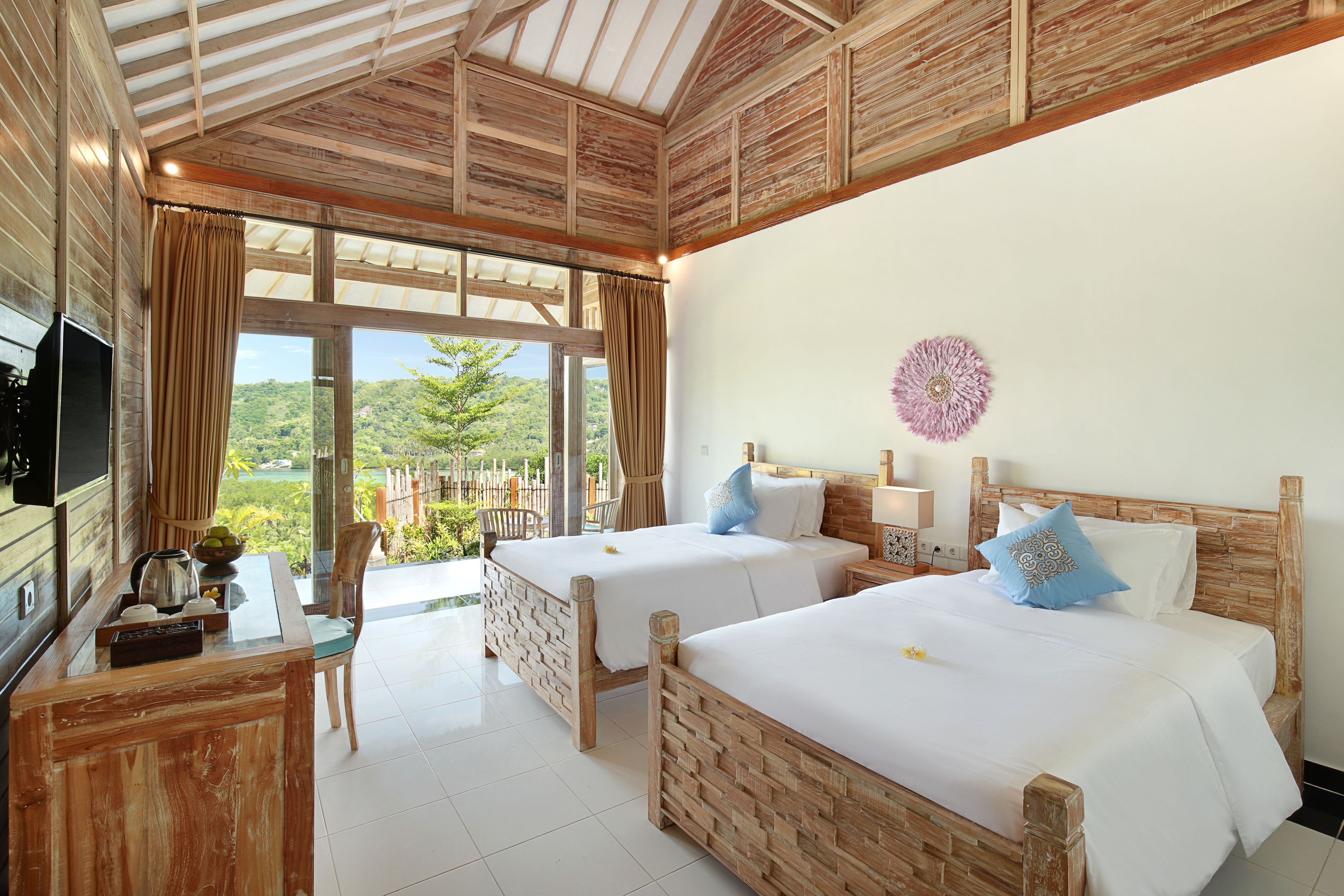 1 bedroom, premium bedding, minibar, in-room safe