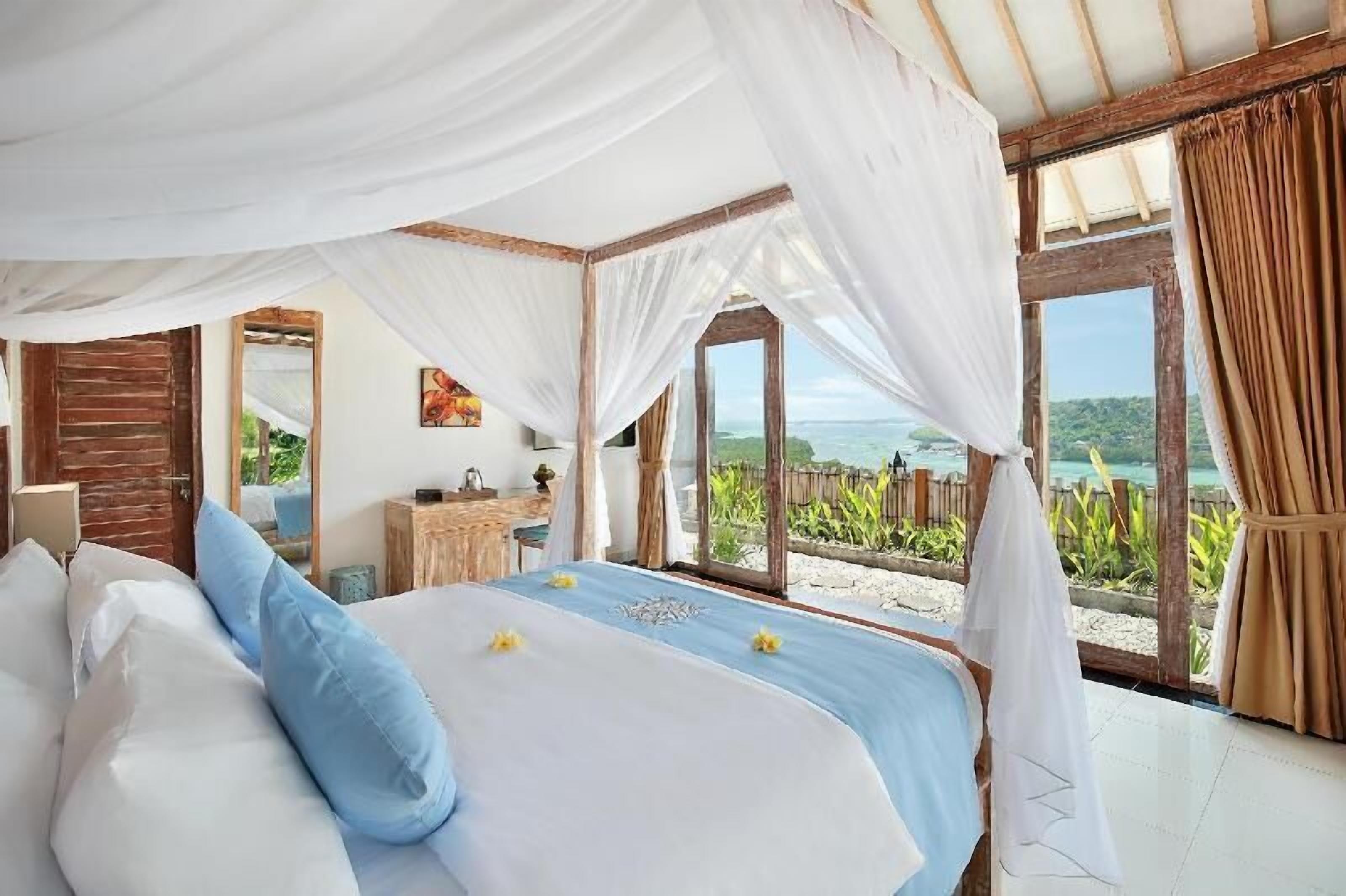 Ropa de cama de alta calidad y minibar 