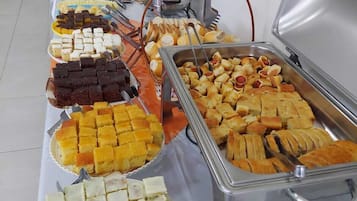 Petit-déjeuner buffet compris tous les jours