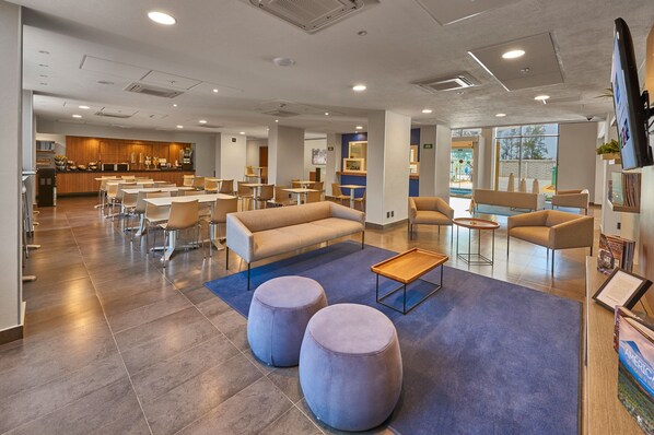 Lobby-Lounge