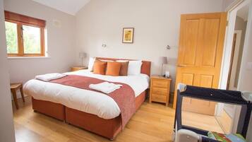 Iron/ironing board, free WiFi