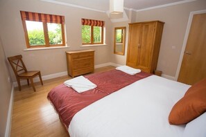 3 عدّة غرف نوم وأسرّة أطفال/رضّع (مجانًا) وأسرّة قابلة للطي