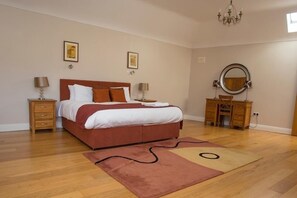 Rollaway beds, free WiFi - The Tack Room 10061 (Lismullin)