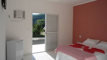 Standard Double Room | Minibar, free cribs/infant beds, free WiFi, bed sheets