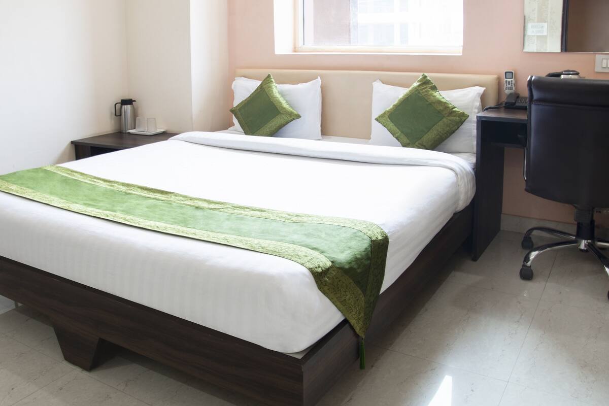 Rollaway beds, free WiFi, bed sheets