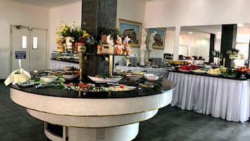 Se sirven desayunos, almuerzos y cenas