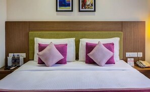 Premium bedding, free minibar items, in-room safe, blackout curtains - JK Residency Kelakam (Iritty)