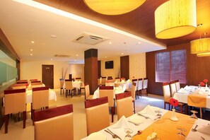 Dining - JK Residency Kelakam (Iritty)
