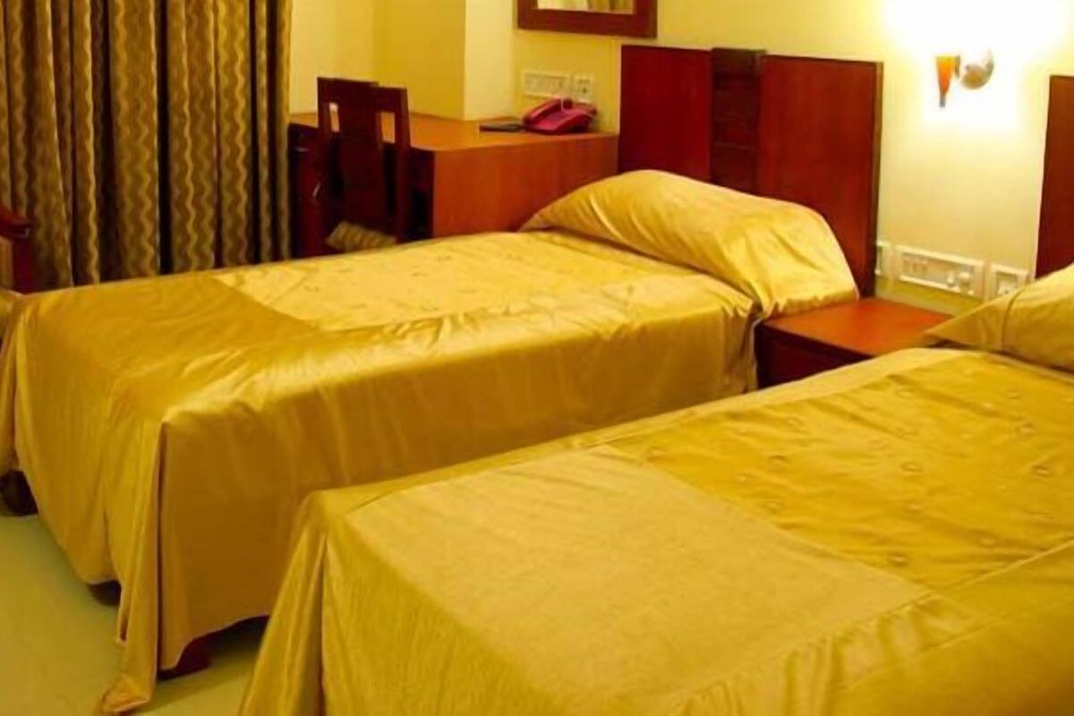 Phòng đôi Deluxe | Phòng cách âm, giường gấp/giường phụ (phụ phí)