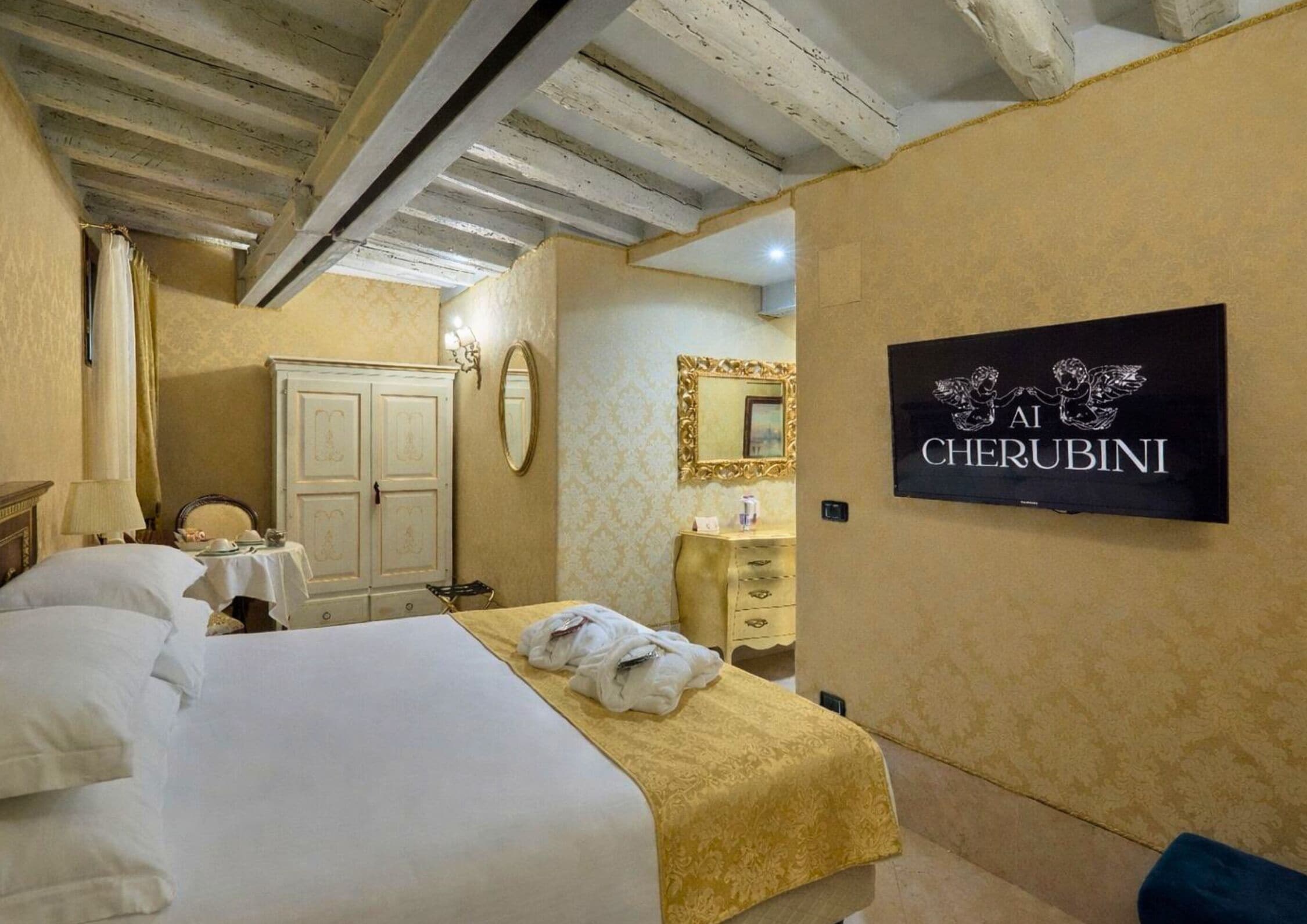 Hypo-allergenic bedding, in-room safe, soundproofing, free WiFi