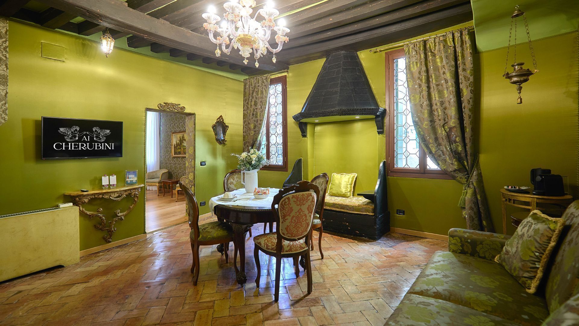 suite | living area | 40-inch flat-screen tv with satellite channels