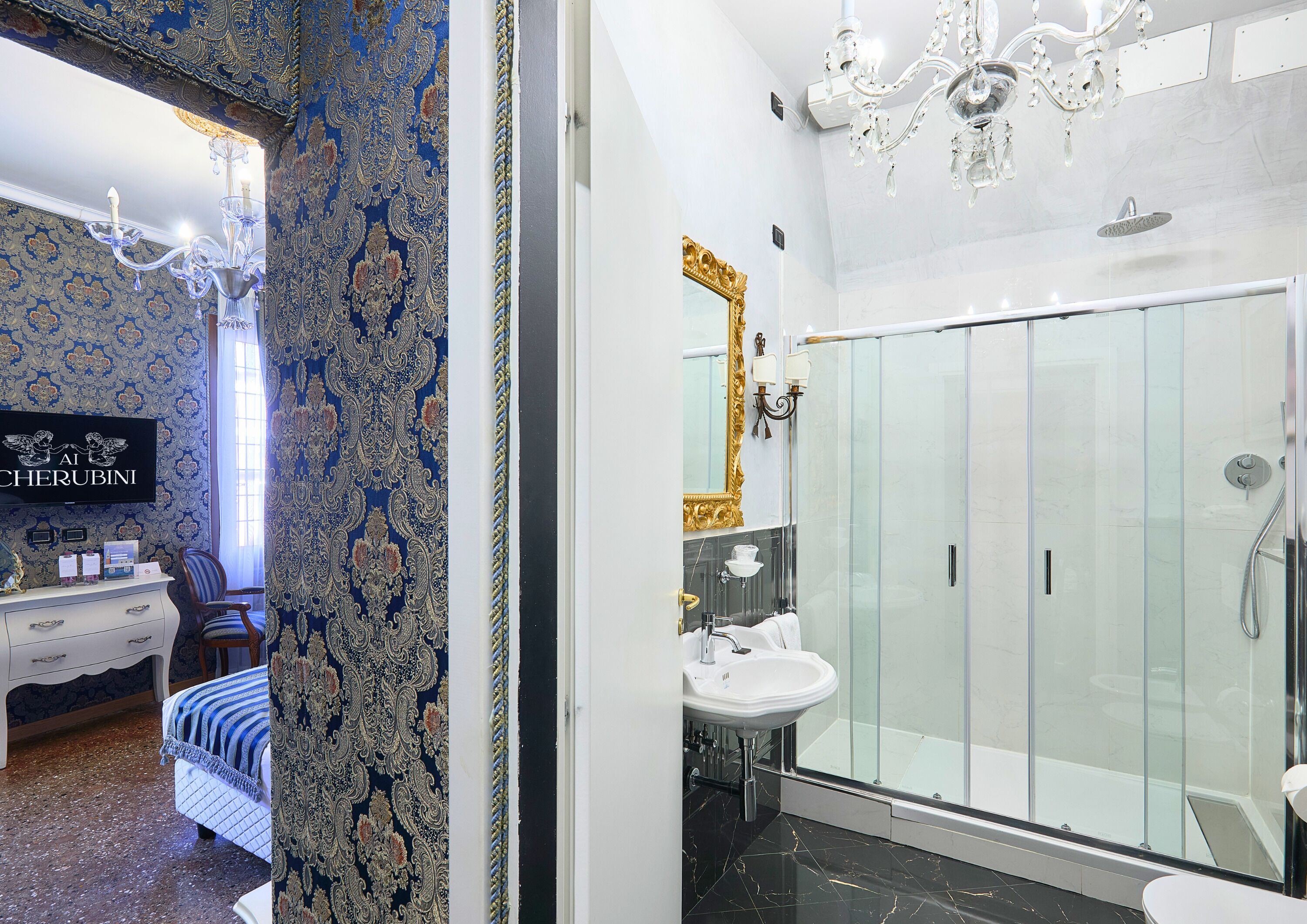 standard double room | bathroom | shower, free toiletries, hair dryer, bathrobes