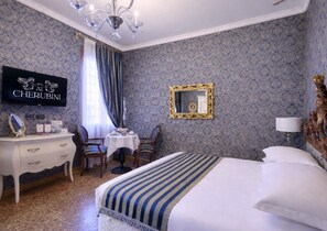 Classic Double Room | Hypo-allergenic bedding, in-room safe, soundproofing, free WiFi - Ai Cherubini (Venice)