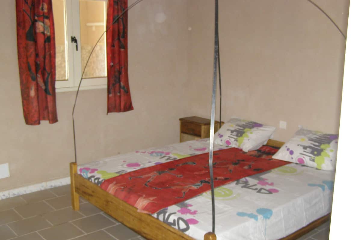 1 habitación, wifi gratis y ropa de cama