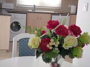 Huvila, 4 makuuhuonetta, yksityinen uima-allas | Yksityinen keittiö | Täysikokoinen jääkaappi, mikroaaltouuni, uuni, liesi