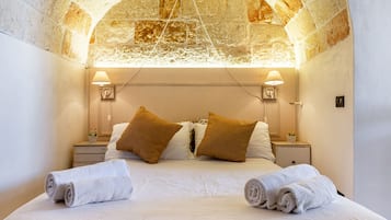 Suíte panorâmica, 1 quarto, terraço, vista para o oceano | Individualmente decorados, individualmente mobiliados