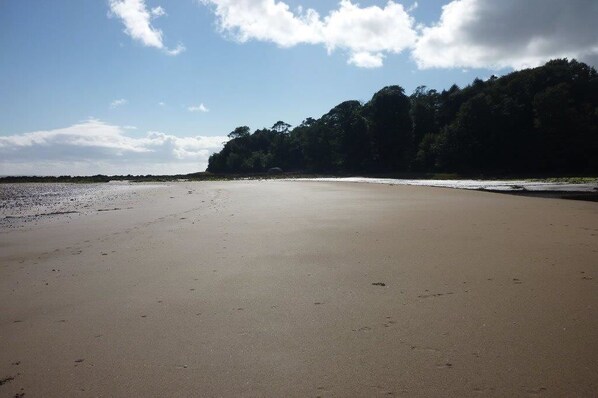Private beach nearby - Powillimount Cottage (Dumfries)