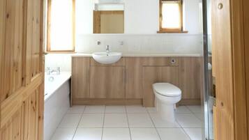 Separate bathtub and shower