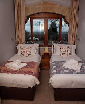 3 bedrooms, free cots/infant beds, WiFi