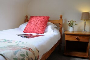 3 bedrooms, free cribs/infant beds, rollaway beds, free WiFi - Craigendarroch 2 (Oban)