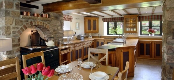 In-room dining - The Manor @ The Hamlet 73982 (Cinderford)