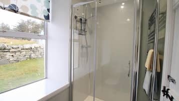 Badkamer met douche