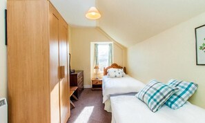 4 bedrooms, free cribs/infant beds, rollaway beds, free WiFi - Tobaroran (Isle of Colonsay)