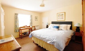 3 bedrooms, free cribs/infant beds, rollaway beds, free WiFi