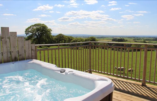 Garth Cottage (Hot Tub)