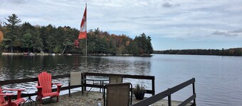 TO Stays - Waterfront Lake House Retreat