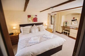 2 bedrooms, iron/ironing board, free WiFi