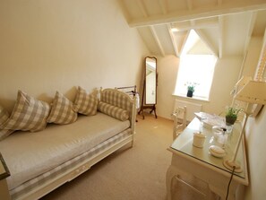 Living area - The Store House (Llandudno Junction)