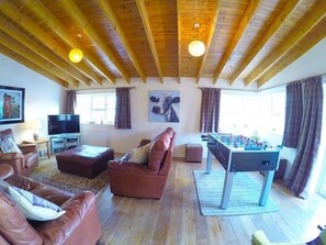 Living area - Hillview Lodge 14669 (Ballindalloch)