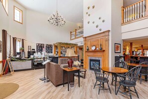 Lobby - Best Western Plus Dutch Haus Inn and Suites (Columbiana)