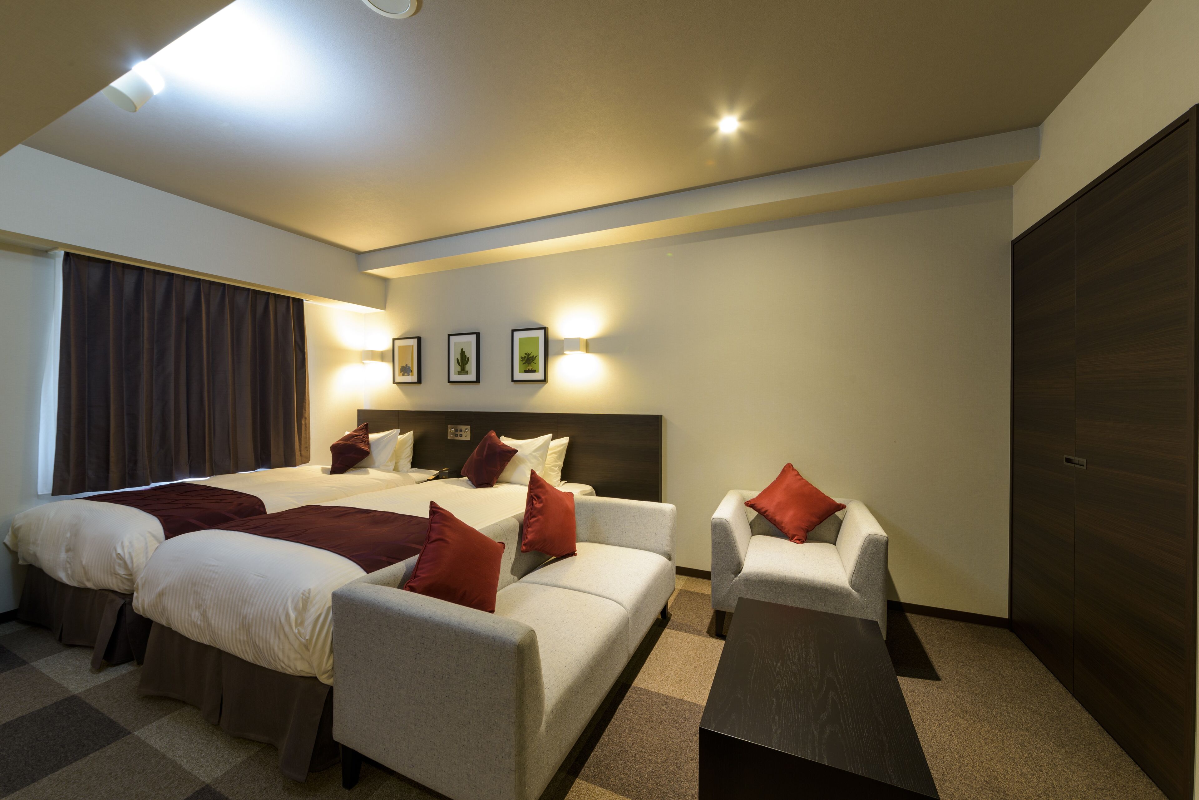 executive room, multiple beds, non smoking | 1 bedroom, premium bedding, in-room safe, iron/ironing board