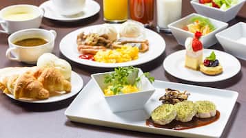 Daily buffet breakfast (JPY 1400 per person)