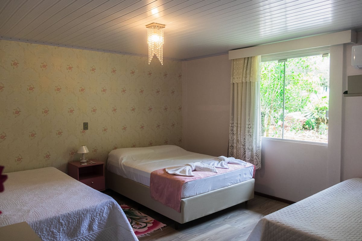 Family Room | Minibar, laptop workspace, blackout drapes, free WiFi