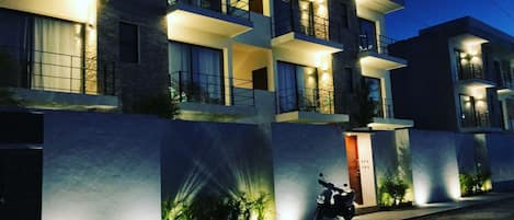 الإطلالة من المنشأة