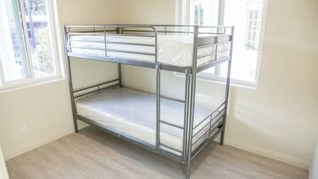 Basic Shared Dormitory, Mixed Dorm