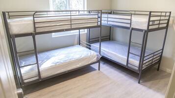 Basic Shared Dormitory, Mixed Dorm