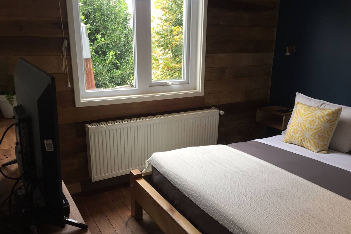 Small Double Room for 2 people