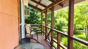 House, 2 Bedrooms, 2 Bathrooms | Terrace/patio